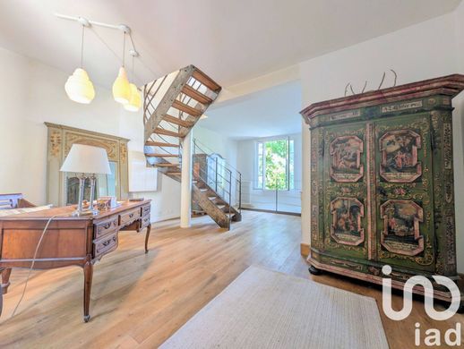 Villa in Montfort-l'Amaury, Yvelines