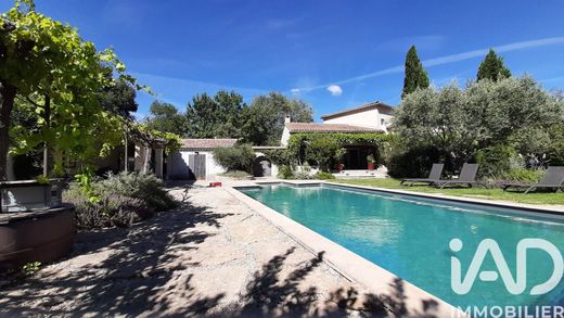 L'Isle-sur-la-Sorgue, Vaucluseのヴィラ