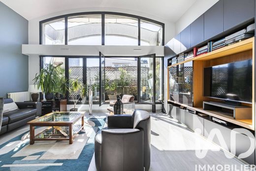 Apartment in Puteaux, Hauts-de-Seine