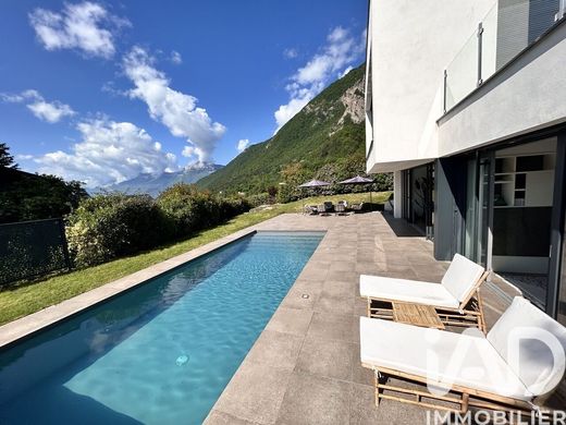 Villa in La Tronche, Isère