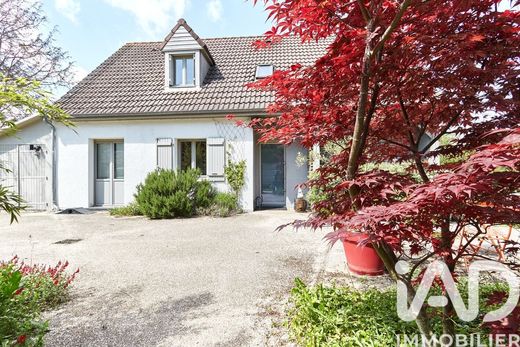 Villa in Montigny-lès-Cormeilles, Val d'Oise