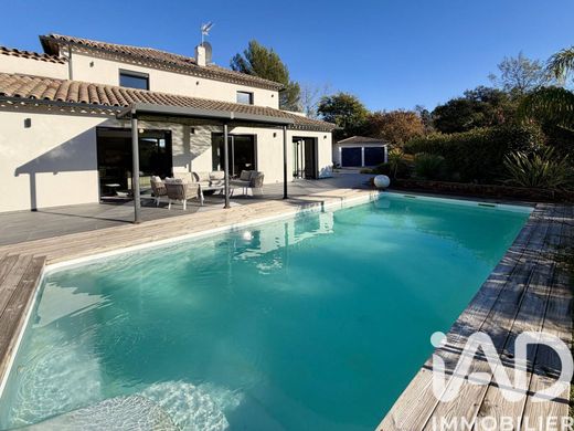 Villa a Roquebrune-sur-Argens, Var
