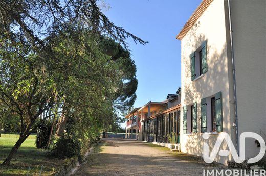 Villa in Margueron, Gironde