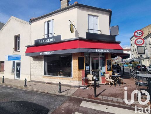 Saint-Maur-des-Fossés, Val-de-Marneのアパートメント・コンプレックス