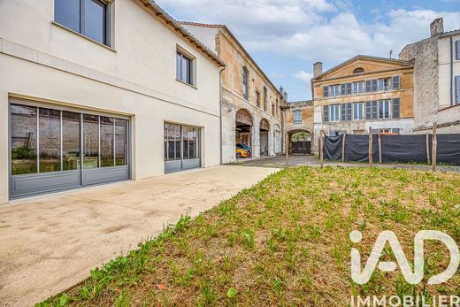 Villa in Niort, Deux-Sèvres