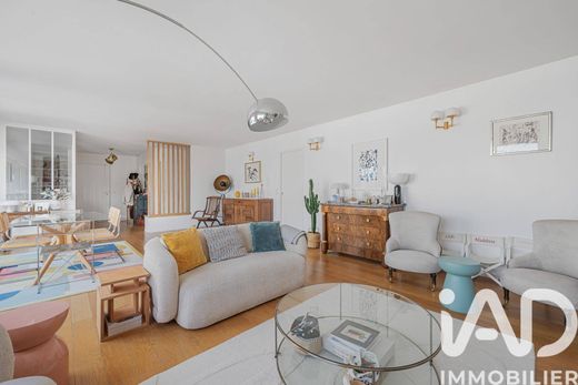 Apartment in La Muette, Auteuil, Porte Dauphine, Paris