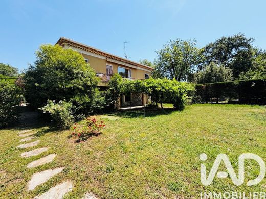 Villa in Roquefort-les-Pins, Alpes-Maritimes