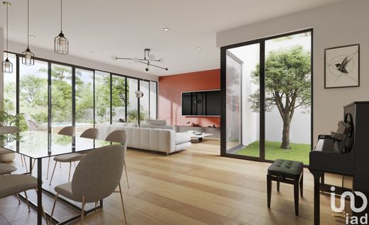 Villa in Bordeaux, Gironde