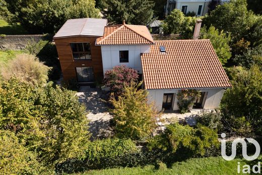 ‏וילה ב  ליון, Rhône