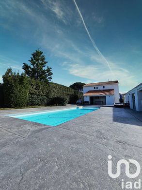 Villa in Bompas, Pyrénées-Orientales
