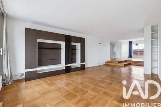 Apartment in Saint-Cloud, Hauts-de-Seine
