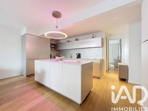 Apartment in Motte-Picquet, Commerce, Necker, Paris