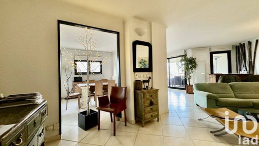 Apartment in Saint-Cloud, Hauts-de-Seine