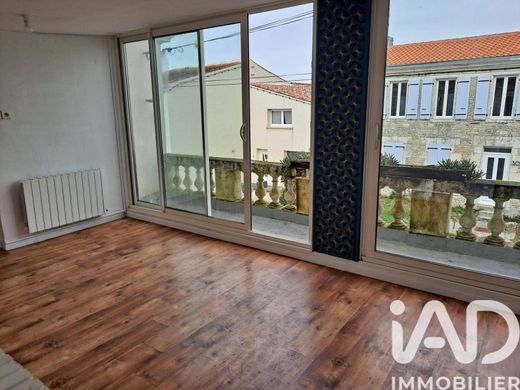 Residential complexes in Esnandes, Charente-Maritime