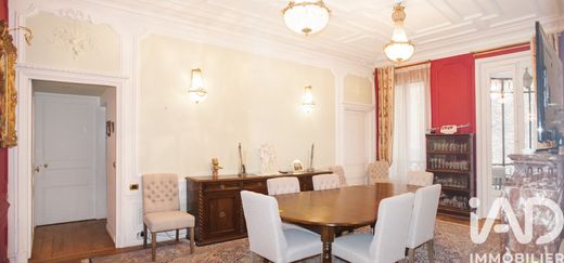 Apartment / Etagenwohnung in Champs-Elysées, Madeleine, Triangle d’or, Paris