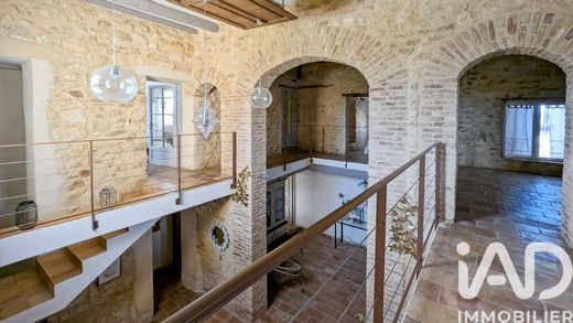 Villa in Saint-Michel-d'Euzet, Gard