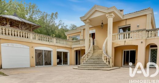 Villa in Gardanne, Bouches-du-Rhône