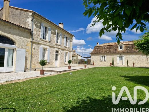 Villa à Saint-Méard-de-Gurçon, Dordogne