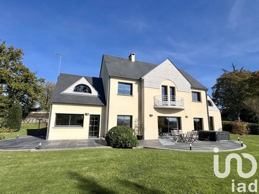 Villa in Saint-Lô, Manche