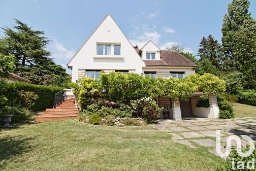 Villa a Saint-Leu-la-Forêt, Val d'Oise