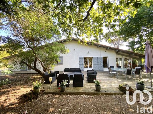 Villa à La Teste-de-Buch, Gironde