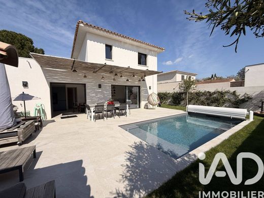 Villa in Pélissanne, Bouches-du-Rhône