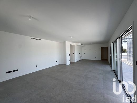 Apartment in Baillargues, Hérault