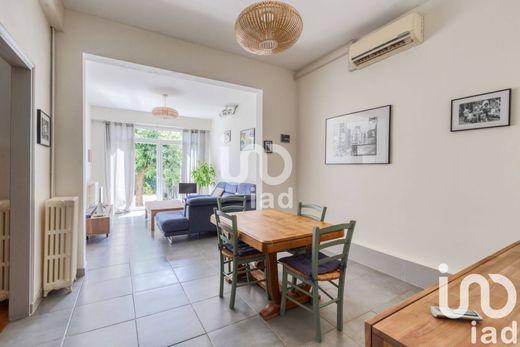 Villa in Bordeaux, Gironde