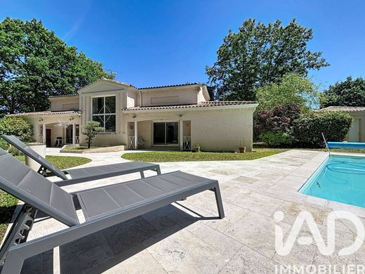 Villa in Le Pian-Médoc, Gironde
