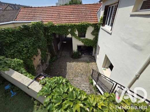 Residential complexes in Gennevilliers, Hauts-de-Seine