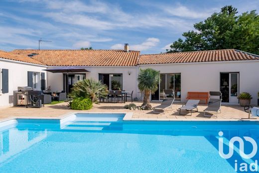 Villa in Puilboreau, Charente-Maritime