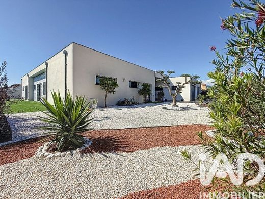 Villa a Llupia, Pirenei Orientali