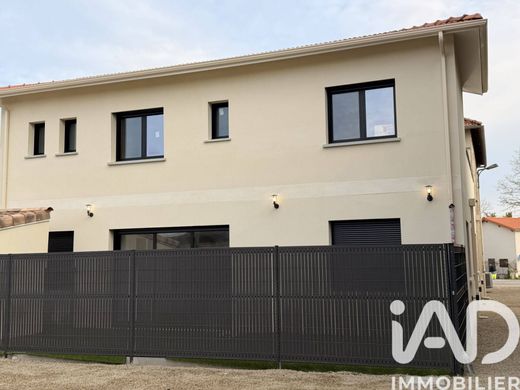 Residential complexes in Toulenne, Gironde