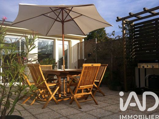 Apartment in Clamart, Hauts-de-Seine