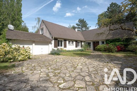 Villa in Dampierre-en-Yvelines, Yvelines