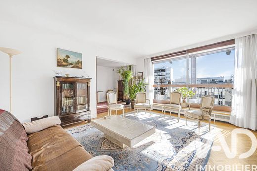 Apartment in Motte-Picquet, Commerce, Necker, Paris