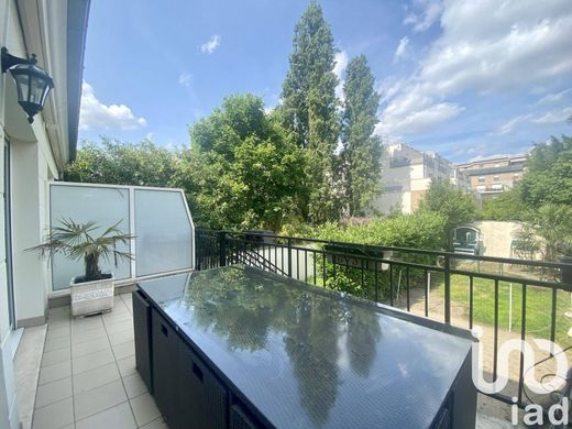 Villa in Neuilly-Plaisance, Seine-Saint-Denis