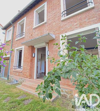 Willa w Suresnes, Hauts-de-Seine