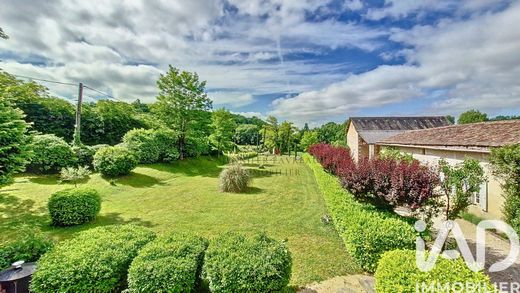 Villa in Montguyon, Charente-Maritime