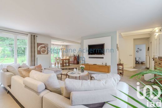 Villa in Magny-le-Hongre, Seine-et-Marne