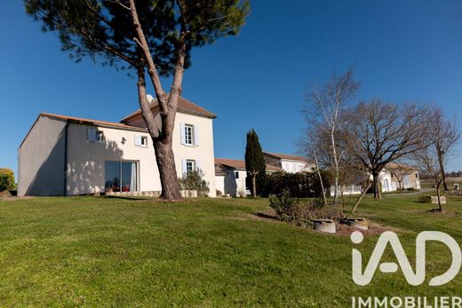 Villa in Mirambeau, Charente-Maritime