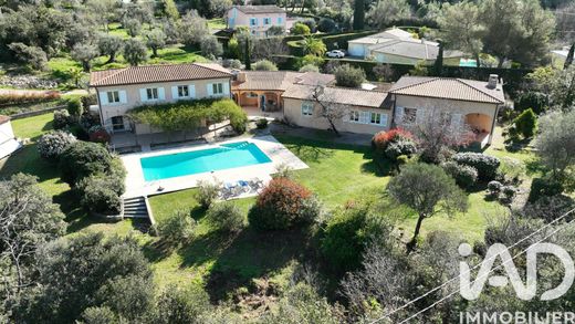 Villa in Roquefort-les-Pins, Alpes-Maritimes
