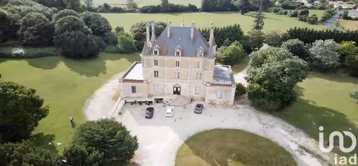 Schloss / Burg in Chantonnay, Vendée