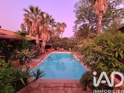 Villa in La Cadière-d'Azur, Var