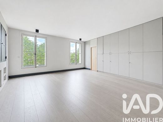 Apartment in La Muette, Auteuil, Porte Dauphine, Paris