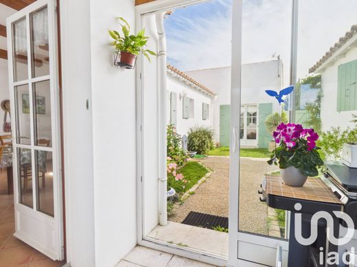 Villa in Ars-en-Ré, Charente-Maritime