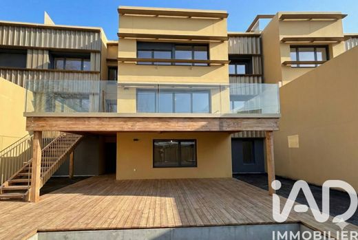 Villa in Bordeaux, Gironde