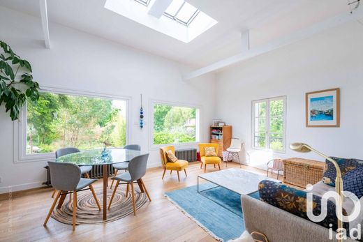 빌라 / La Celle-Saint-Cloud, Yvelines