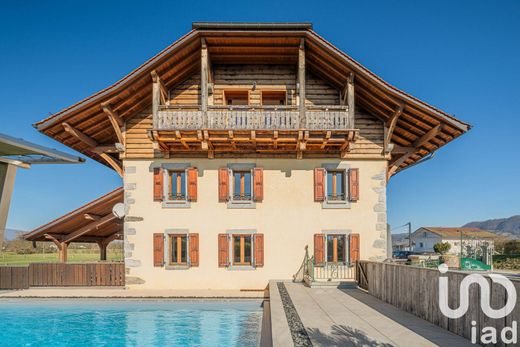 빌라 / Arenthon, Haute-Savoie