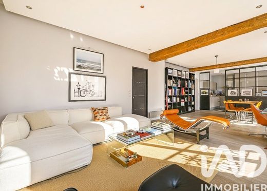 Apartment / Etagenwohnung in Tour Eiffel, Invalides – Ecole Militaire, Saint-Thomas d’Aquin, Paris